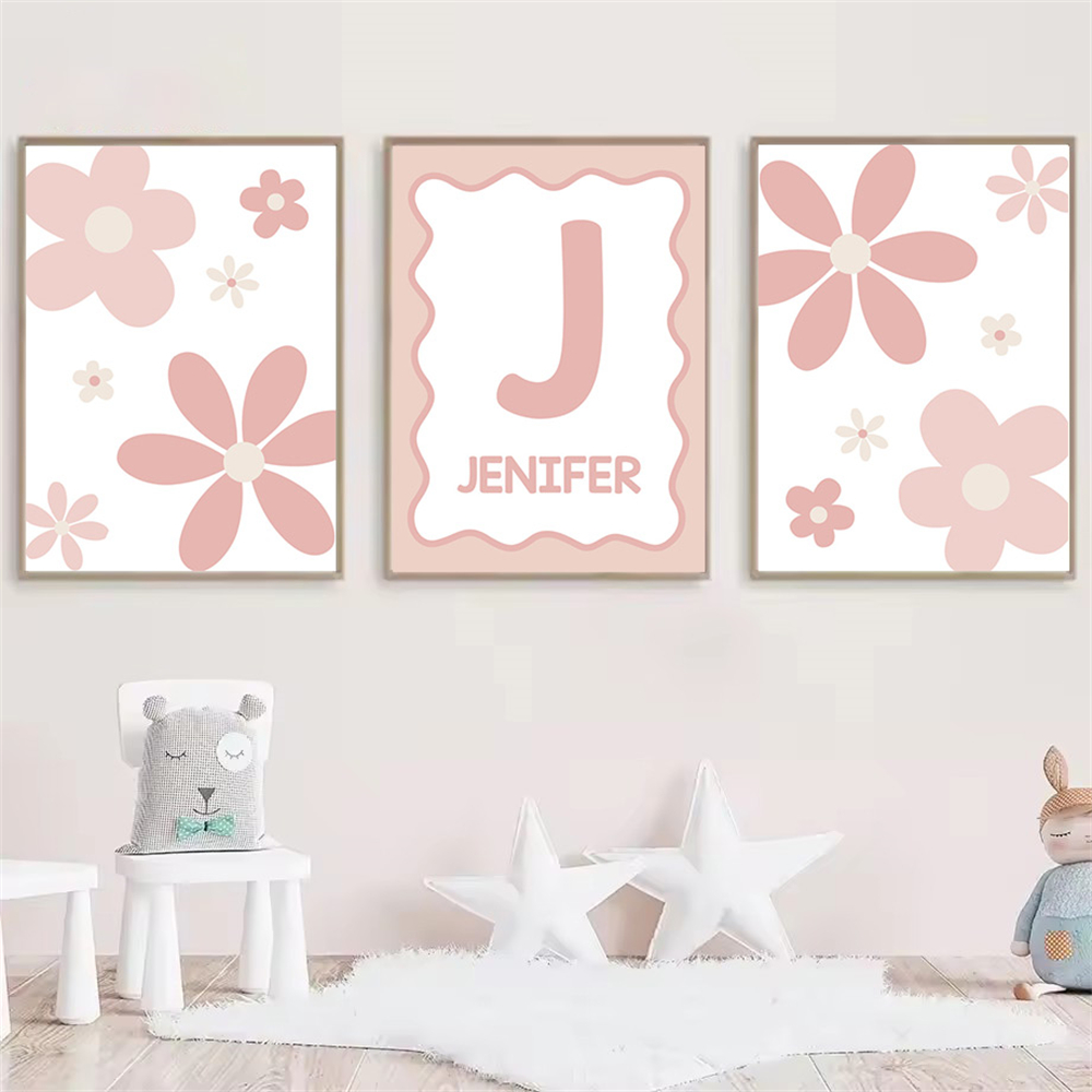 Baby Name Wall Art - ملصق كرتوني لزهرة الأقحوان الوردية، لوحة
